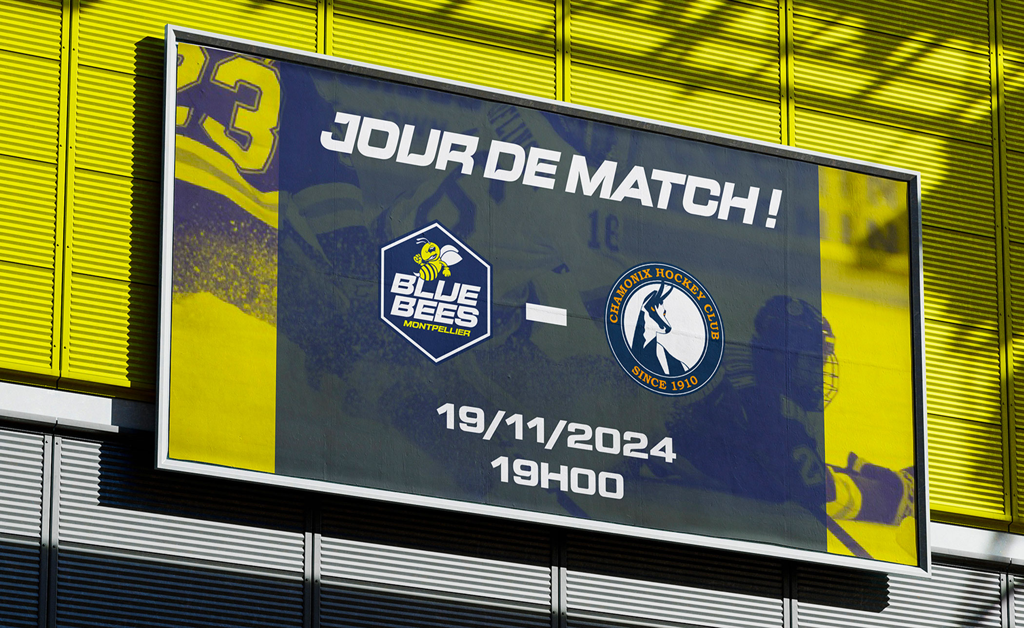 Affiche annonçant un match de hockey entre les Blue Bees de Montpellier et le Chamonix Hockey Club, prévu pour le 19 novembre 2024 à 19h00. L'affiche utilise des couleurs vives et des éléments graphiques dynamiques pour attirer l'attention.