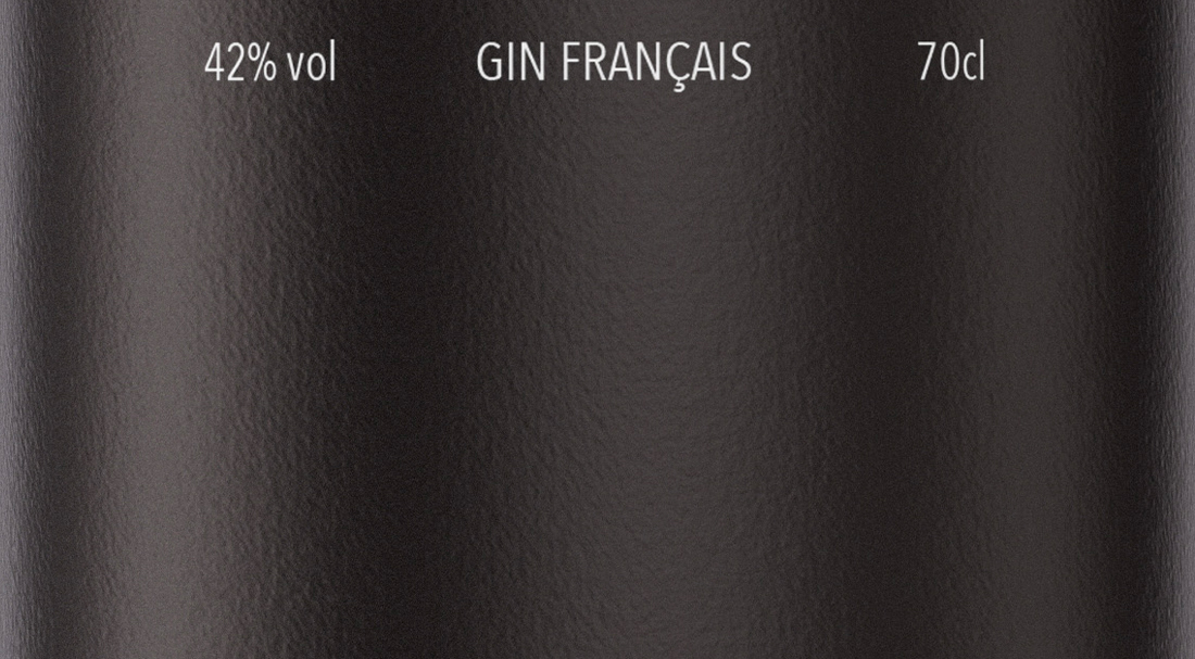 Zoom sur l'étiquette de la bouteille de gin français Mojo, contenant 70 cl à 42% vol.